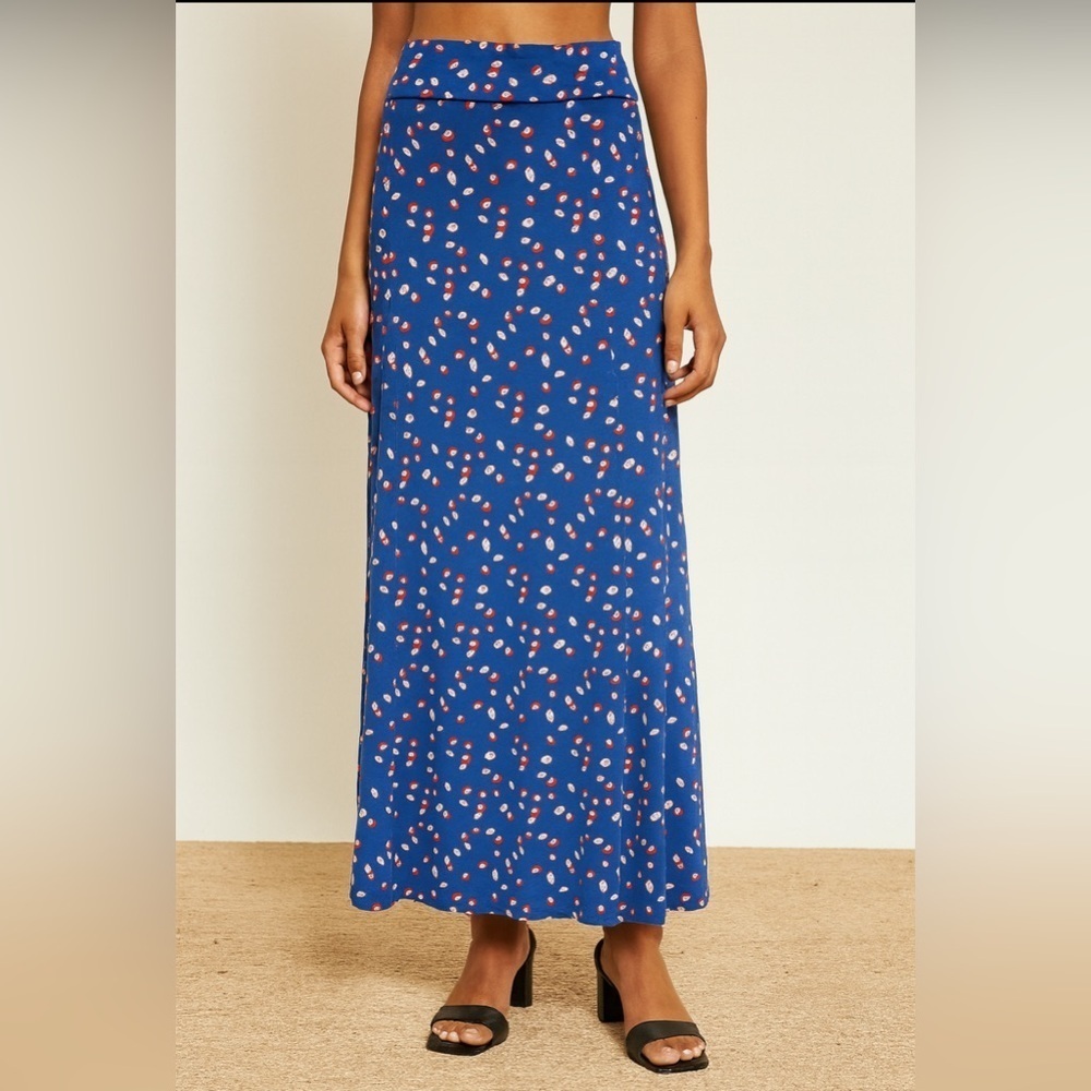 Lula Roe Blue and Red Patterned Women's Skirt.    Size-X-Large